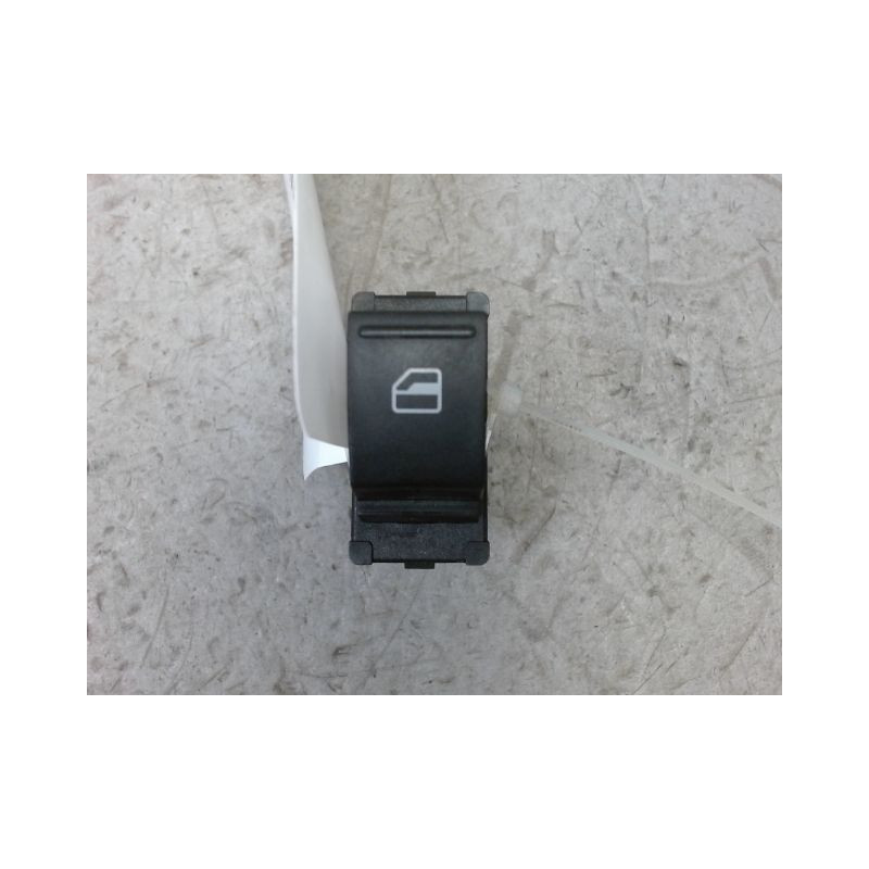 COMMANDE LEVE-GLACE PORTE AVD VOLKSWAGEN UP