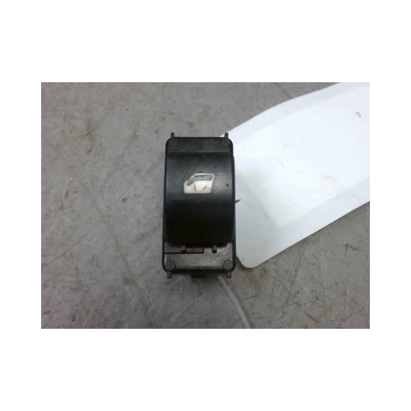 COMMANDE LEVE-GLACE PORTE AVD CITROEN BERLINGO