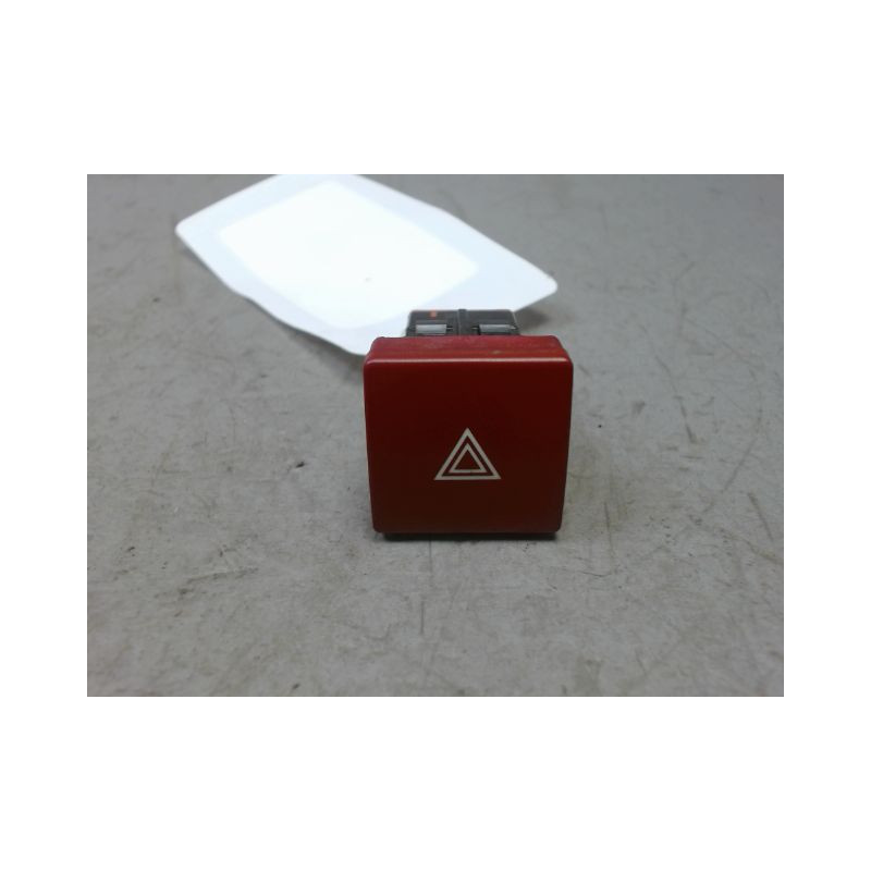 BOUTON DE WARNING CITROEN BERLINGO