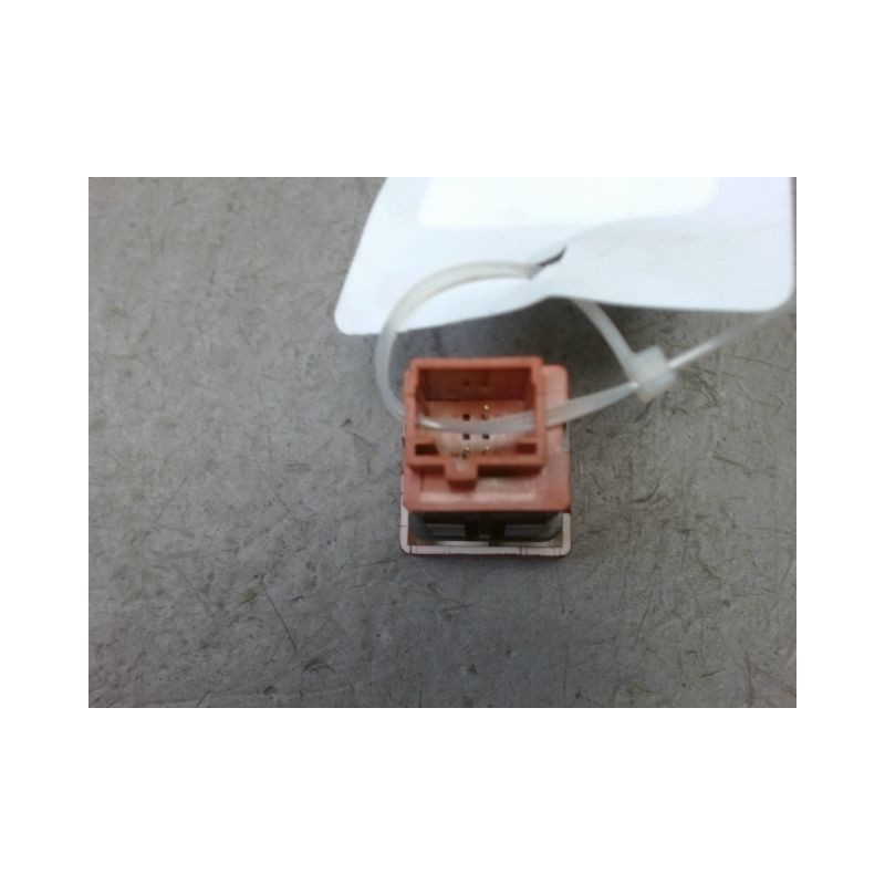 BOUTON DE WARNING CITROEN BERLINGO