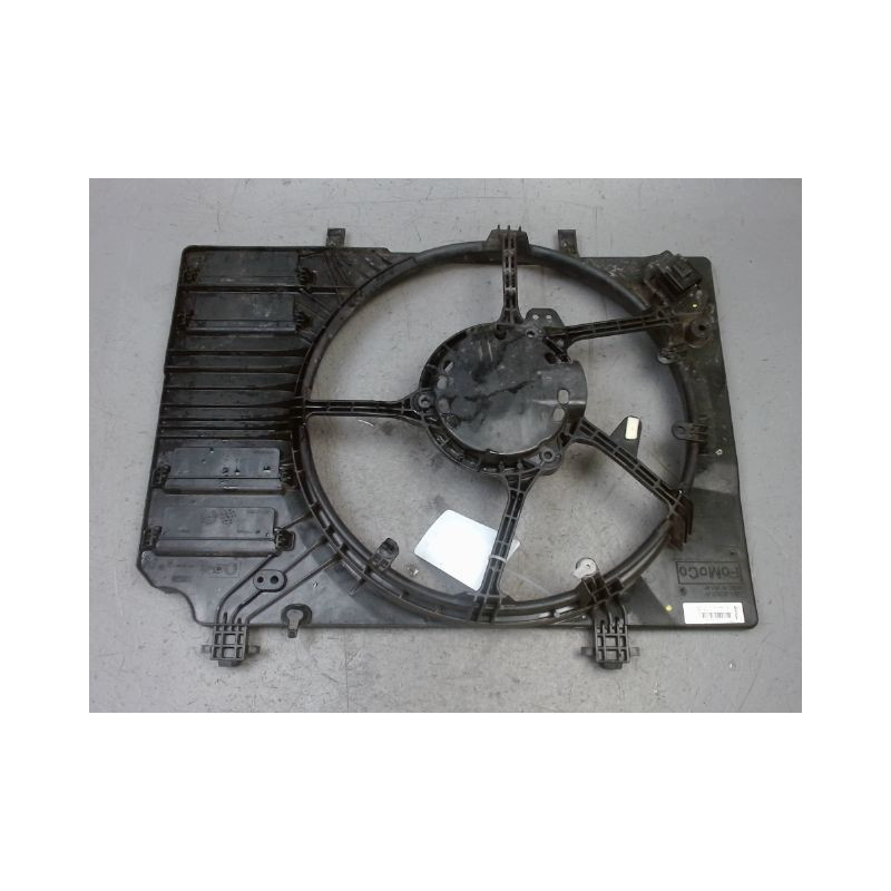 SUPPORT DE VENTILATEUR FORD FIESTA