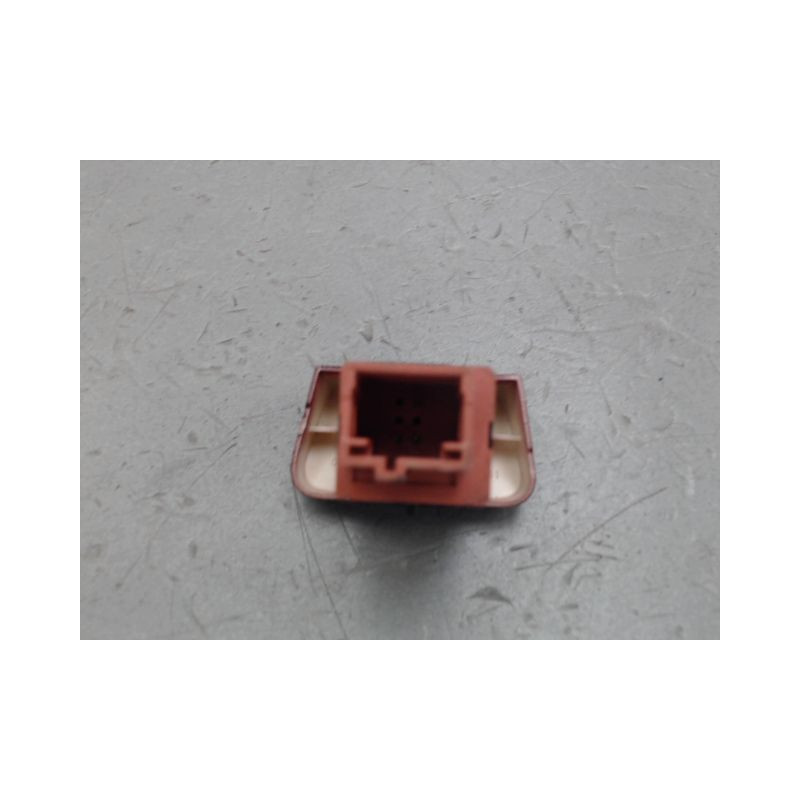 BOUTON DE WARNING CITROEN C4