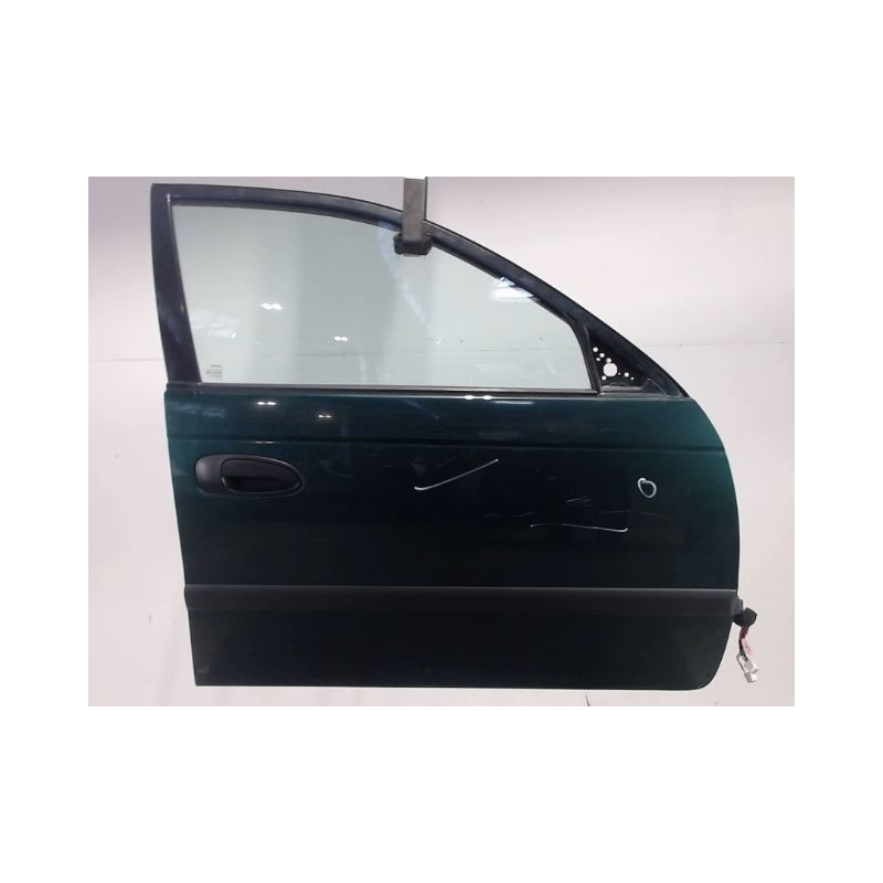 PORTE AVANT DROIT TOYOTA AVENSIS -2000