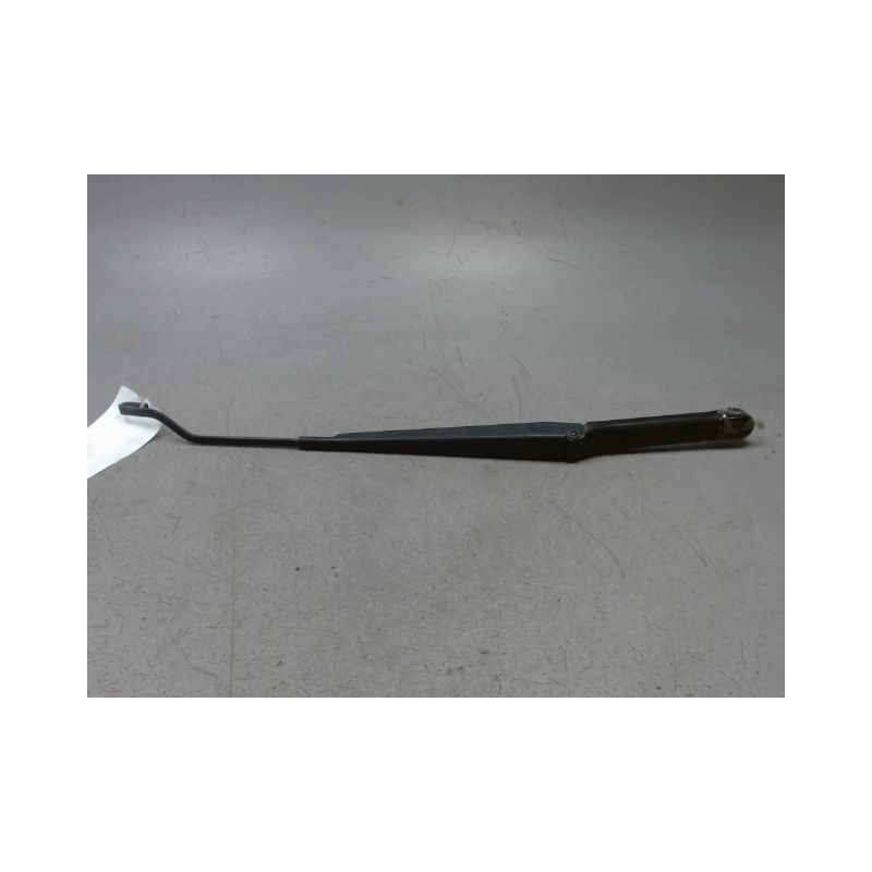 BRAS ESSUIE-GLACE AVANT DROIT TOYOTA AVENSIS -2000