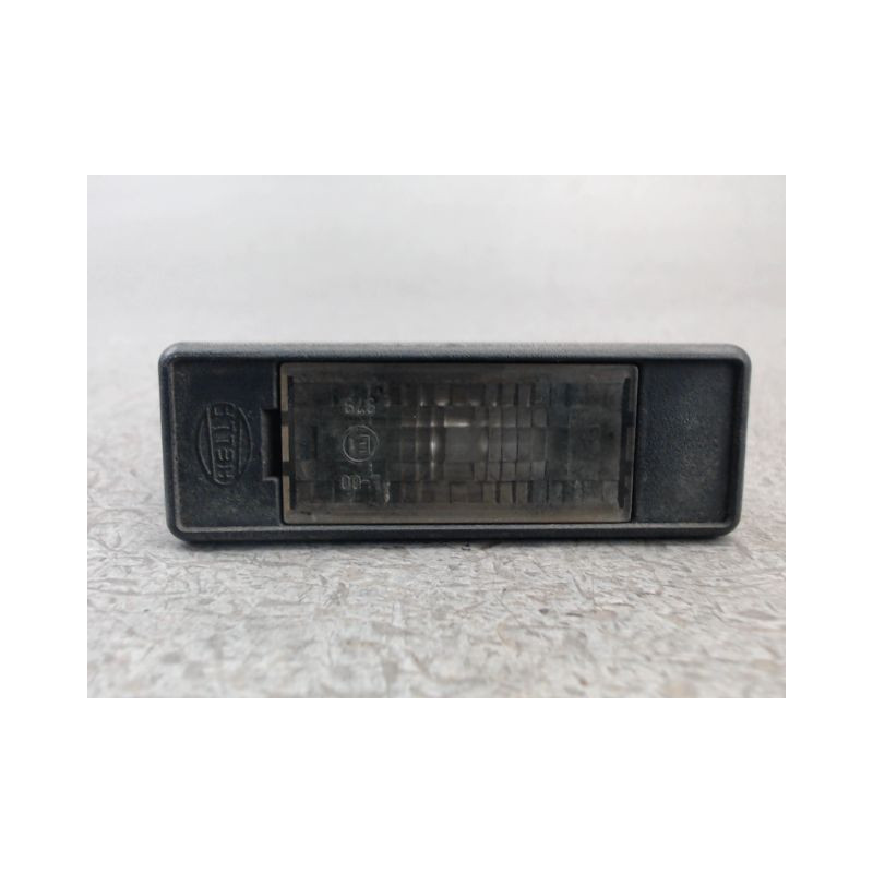 ECLAIREUR PLAQUE DE POLICE DROIT PEUGEOT 307
