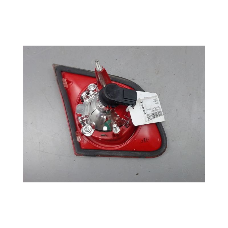 FEU ARRIERE INTERIEUR DROIT VOLKSWAGEN PASSAT BERL. IV Phase 2 (3B) 2000-2005