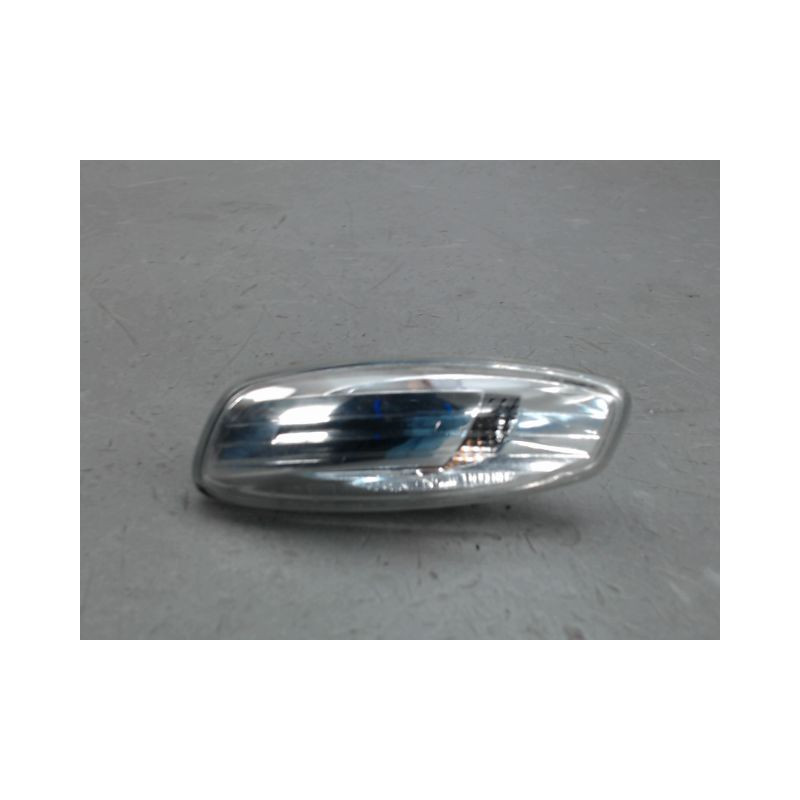 REPETITEUR RETROVISEUR GAUCHE PEUGEOT 308