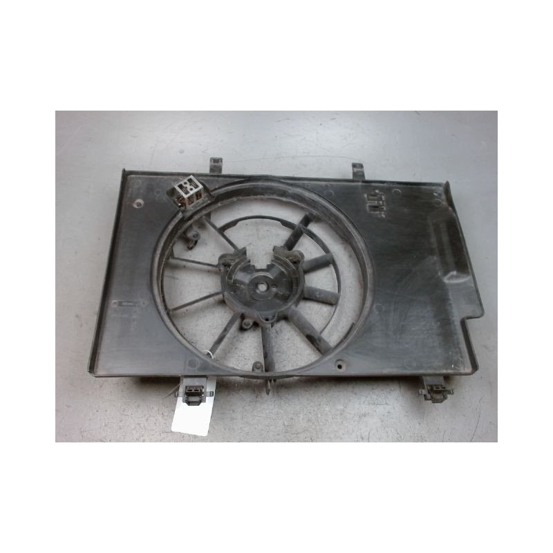 SUPPORT DE VENTILATEUR FORD FIESTA