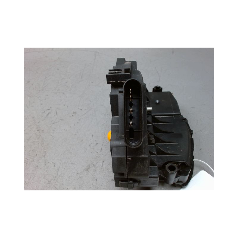SERRURE PORTE BATTANTE ARRIERE GAUCHE FORD T.COURIER