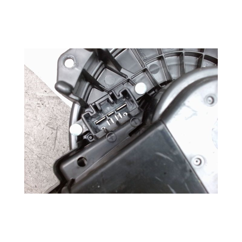 MOTEUR VENTILATEUR CHAUFFAGE TOYOTA PRIUS