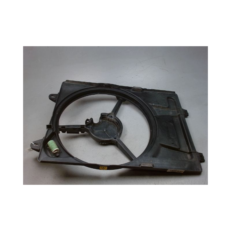 SUPPORT DE VENTILATEUR ALFA ROMEO MITO