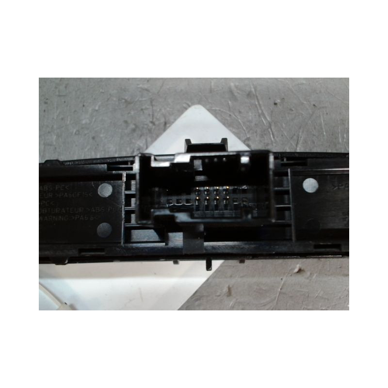 BOUTON DE WARNING PEUGEOT 308 2007-