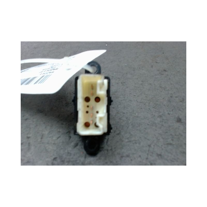 COMMANDE LEVE-GLACE PORTE AVD MAZDA MAZDA 6 5P