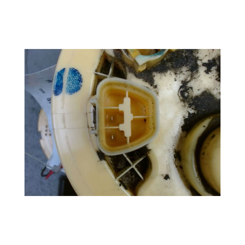 POMPE CARBURANT IMMERGEE TOYOTA VERSO 2010-