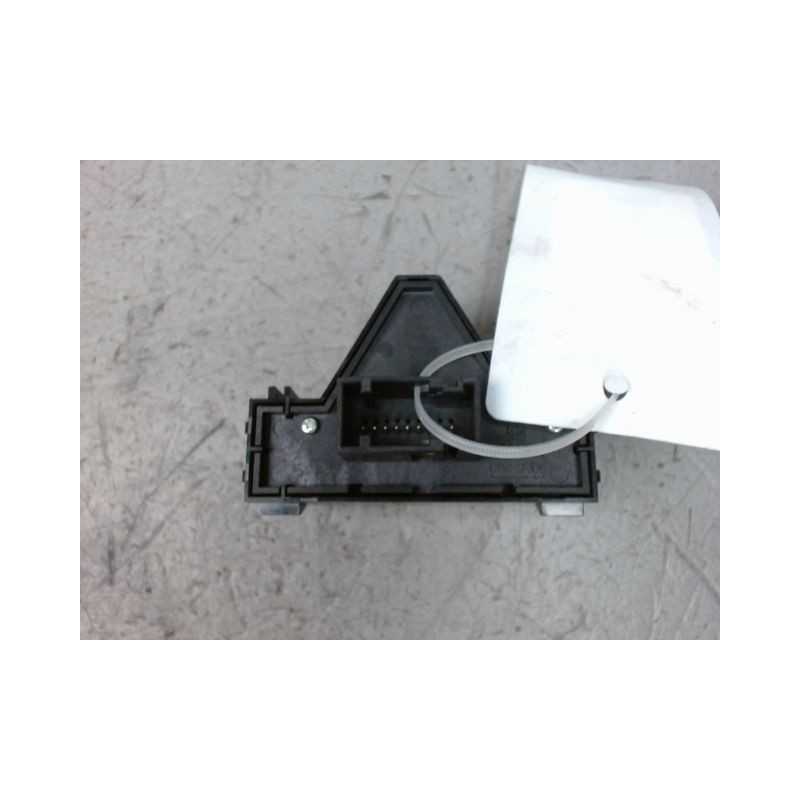 BOUTON DE WARNING OPEL CORSA