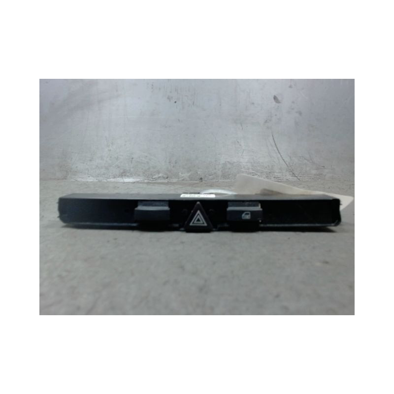 BOUTON DE WARNING OPEL ZAFIRA 2005-