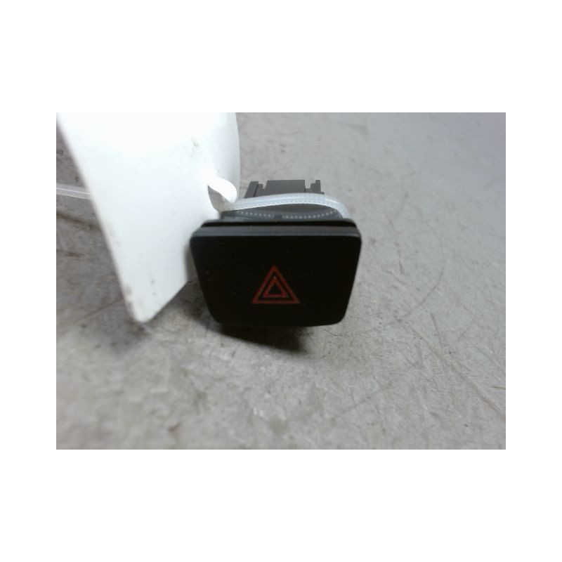 BOUTON DE WARNING FORD FIESTA