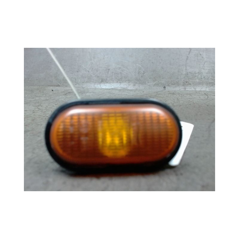 REPETITEUR AILE DROIT RENAULT TWINGO 93-98