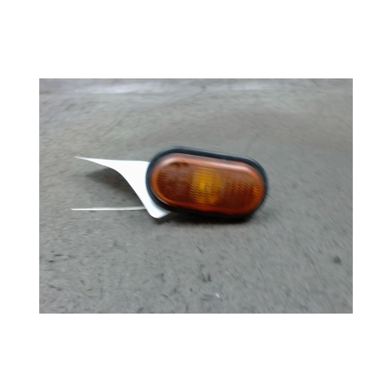 REPETITEUR AILE GAUCHE RENAULT TWINGO 93-98