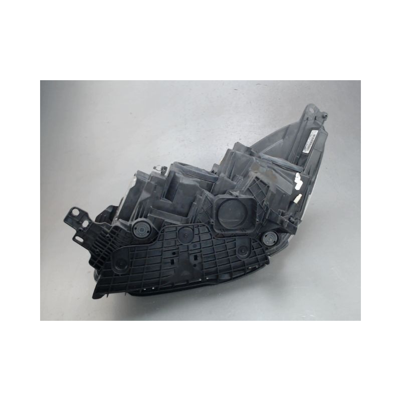 PHARE DROIT FORD KUGA