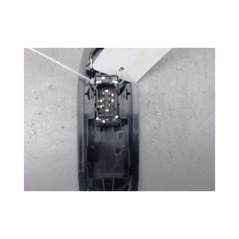 COMMANDE LEVE-GLACE PORTE AVD PEUGEOT 208 Phase 1 2012-...