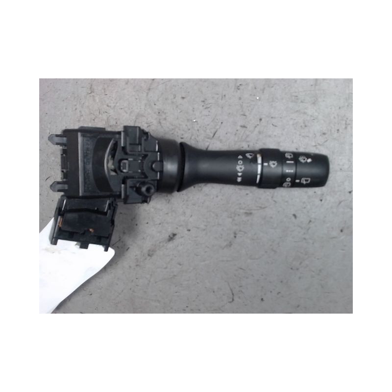 COMMANDE ESSUIE GLACE TOYOTA PRIUS 2004-