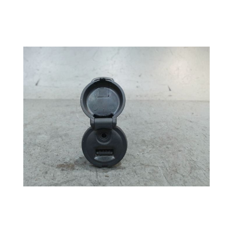 PRISE 12V AV CITROEN BERLINGO