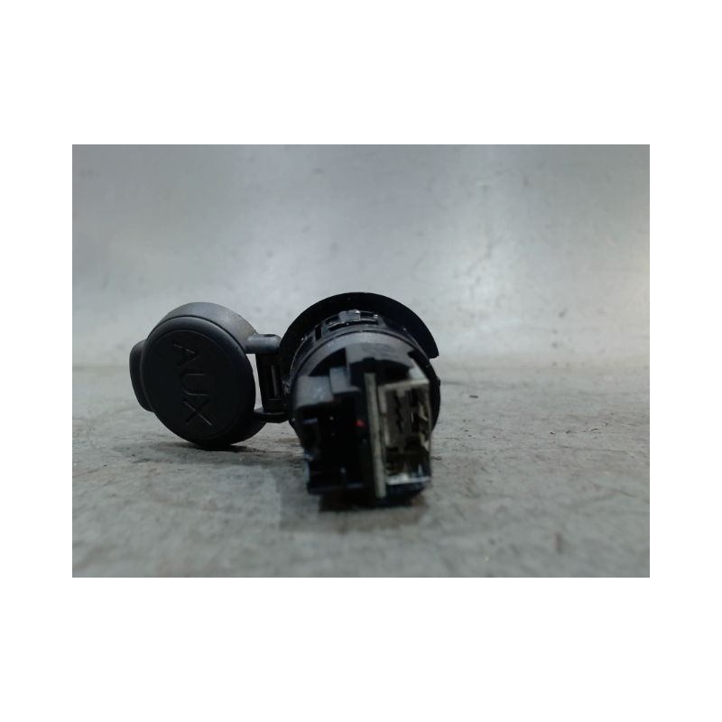 PRISE 12V AV CITROEN BERLINGO
