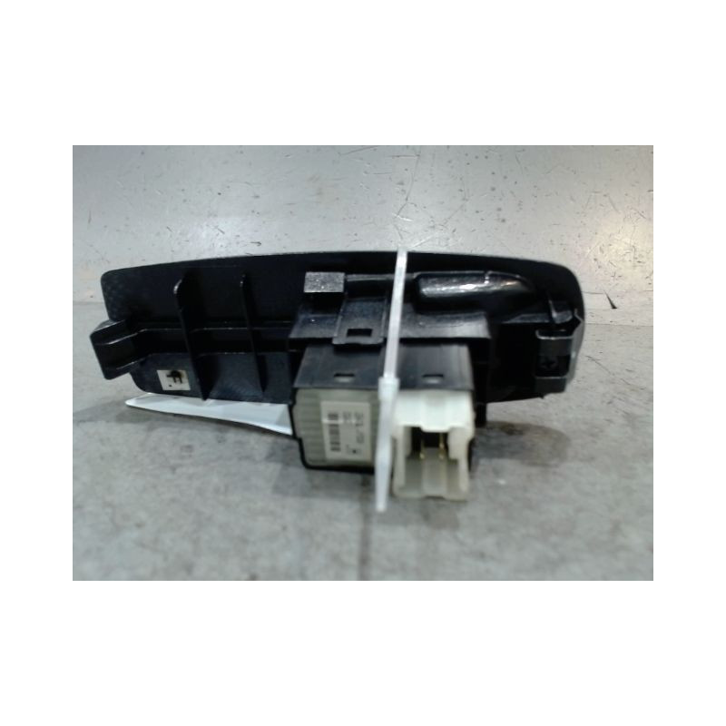 COMMANDE LEVE-GLACE PORTE AVD RENAULT KOLEOS