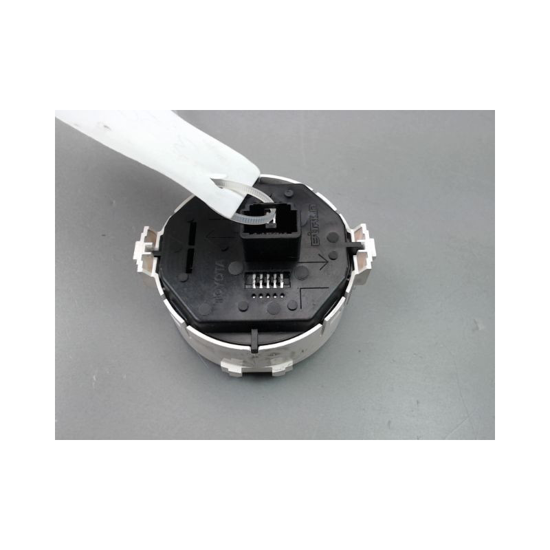 BOUTON DE WARNING TOYOTA YARIS 2005-