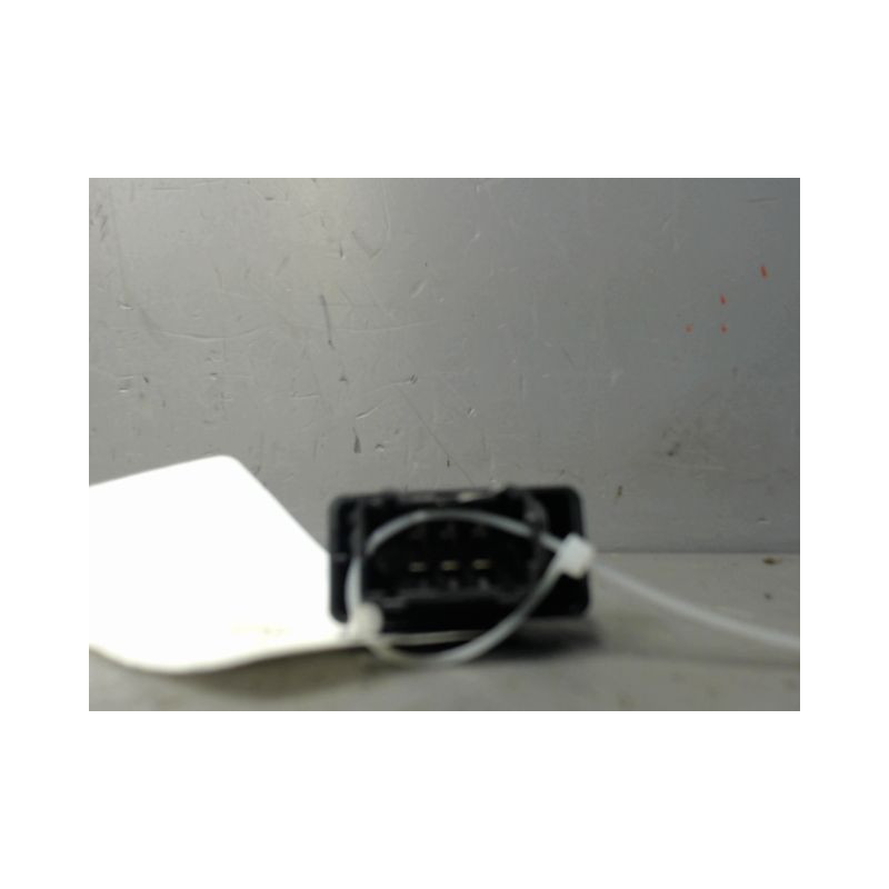 COMMANDE LEVE-GLACE PORTE AVD CITROEN BERLINGO