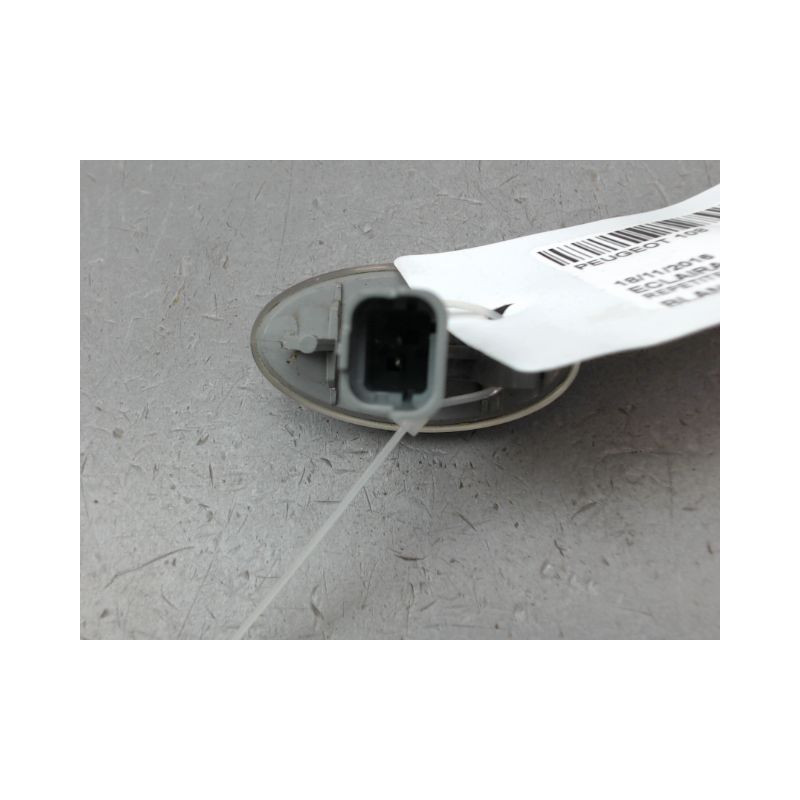 REPETITEUR AILE GAUCHE PEUGEOT 108