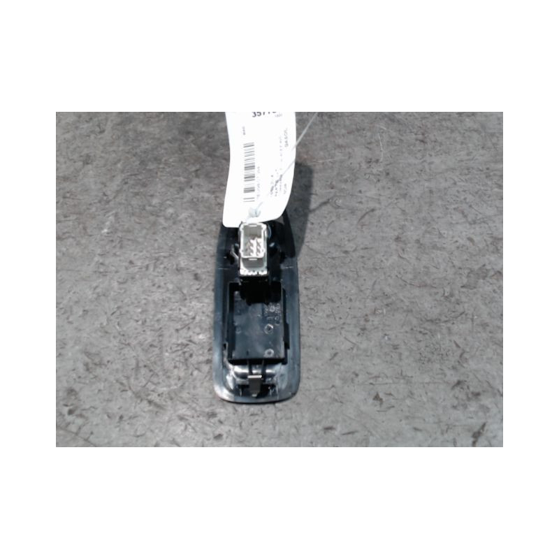 COMMANDE LEVE-GLACE PORTE AVD PEUGEOT 208