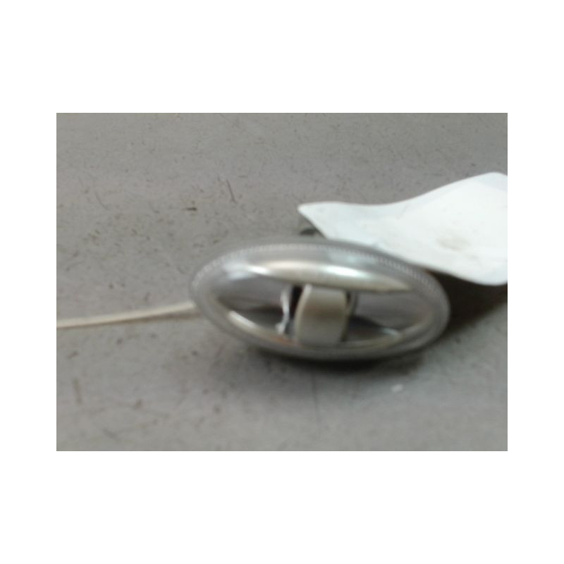 REPETITEUR AILE DROIT PEUGEOT 108