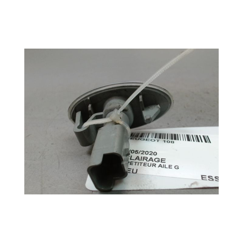 REPETITEUR AILE GAUCHE PEUGEOT 108