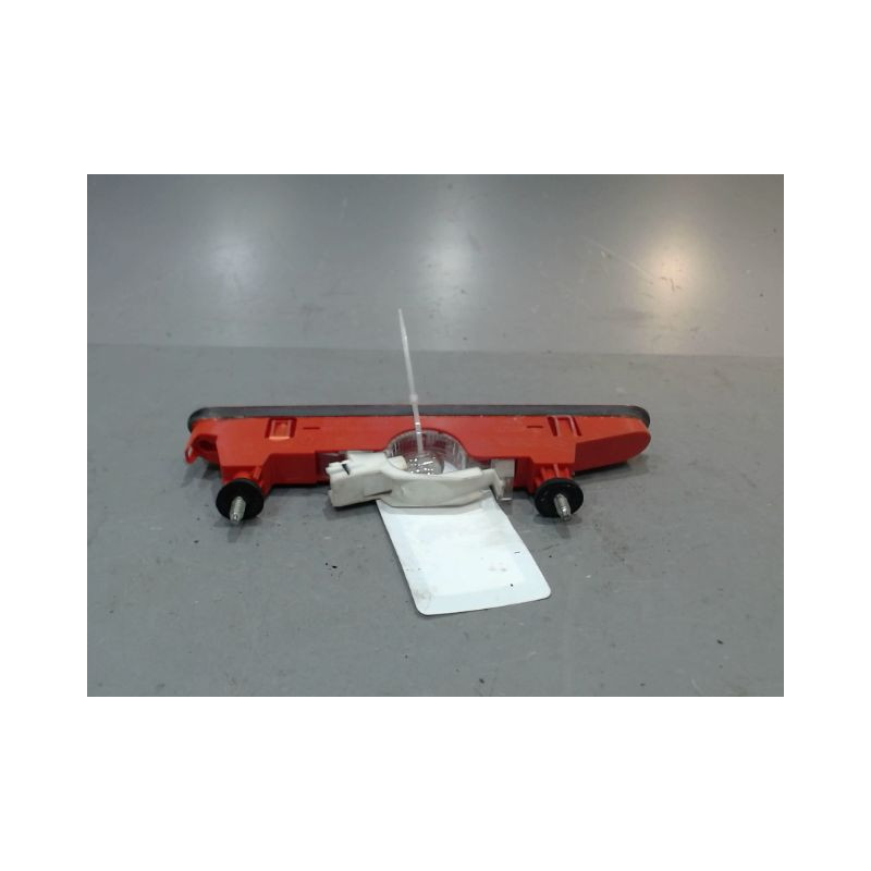 FEUX STOP SUPPLEMENTAIRE CITROEN BERLINGO