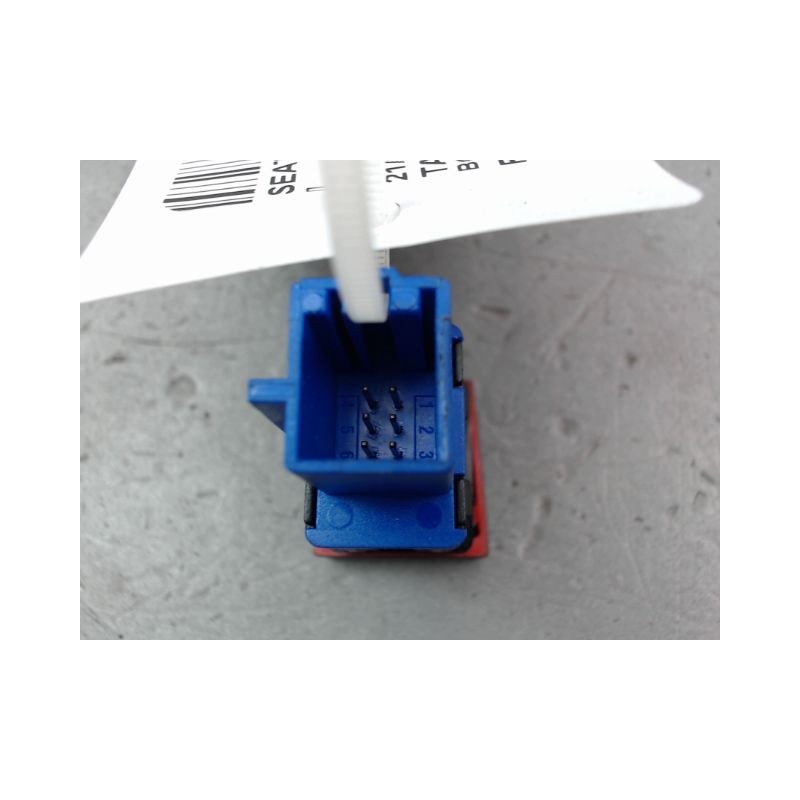 BOUTON DE WARNING SEAT ARONA
