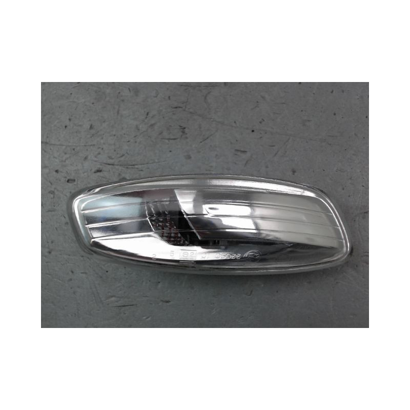 REPETITEUR RETROVISEUR DROIT PEUGEOT 308 2009-