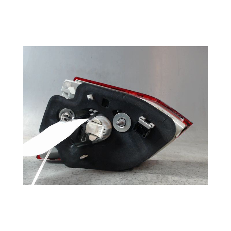 FEU ARRIERE INTERIEUR GAUCHE PEUGEOT 308 SW 2008-
