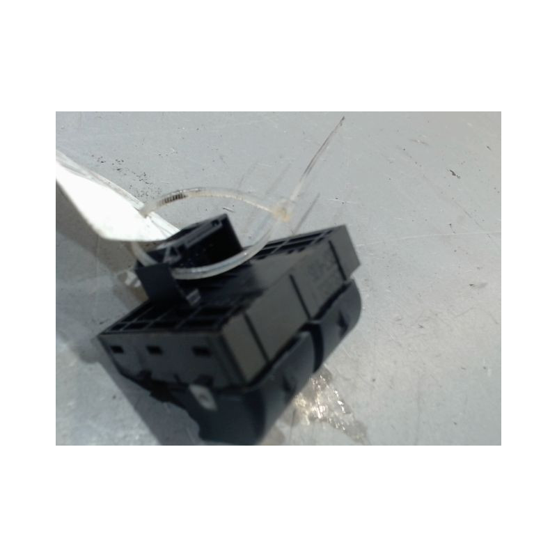 COMMANDE LEVE-GLACE PORTE AVG AUDI A5