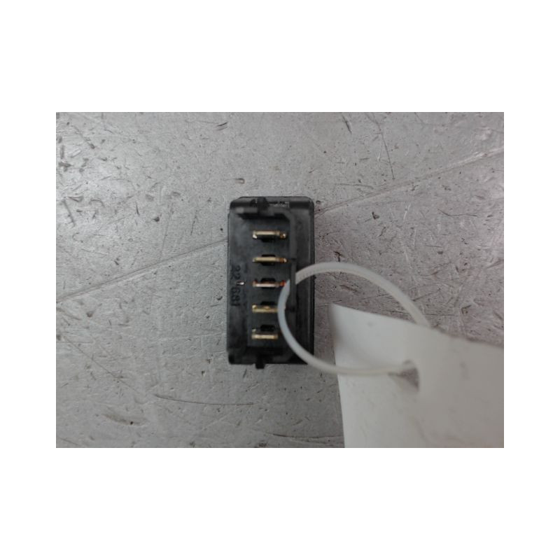 COMMANDE LEVE-GLACE PORTE AVD PEUGEOT 106 Phase 2 1996-2003