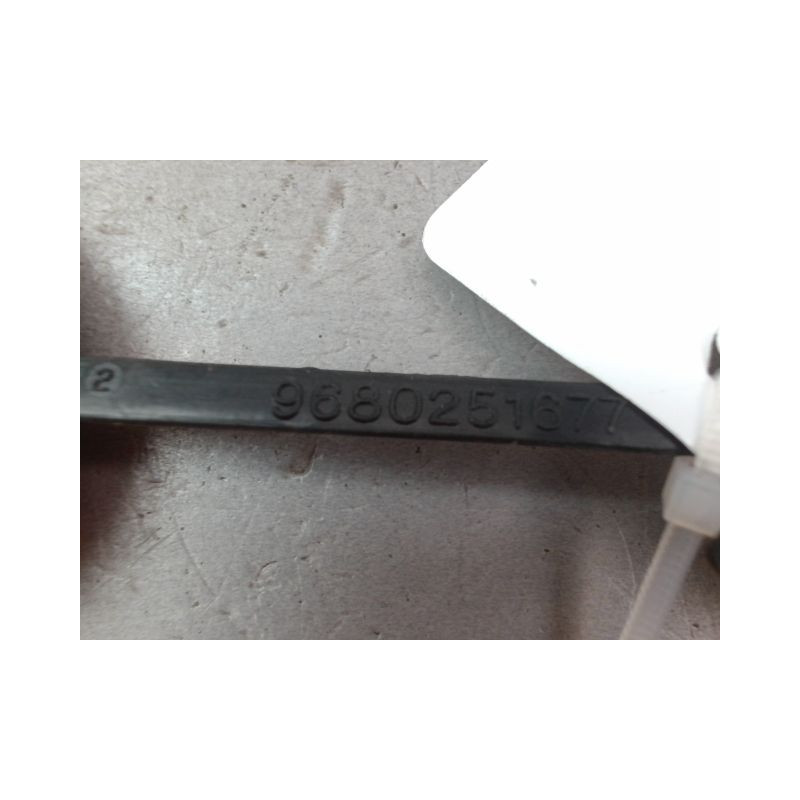 OBTURATEUR COUVRE CROCHET DE BOUCLIER AR PEUGEOT 207 SW 2007-2013