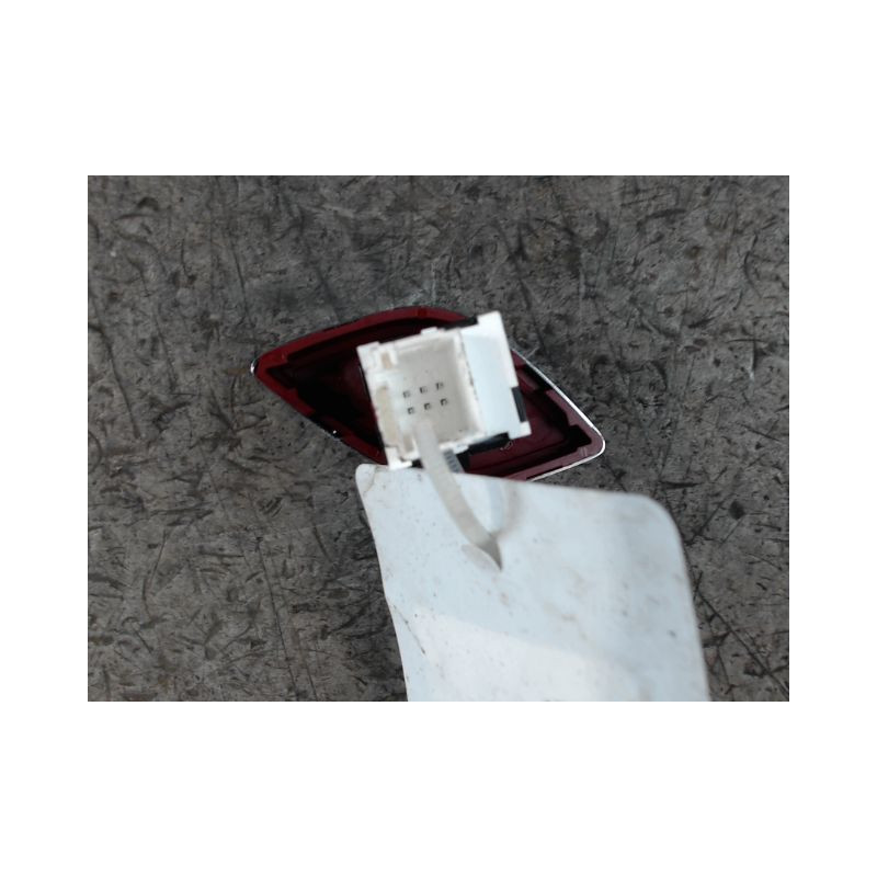 BOUTON DE WARNING CITROEN C3 2009-