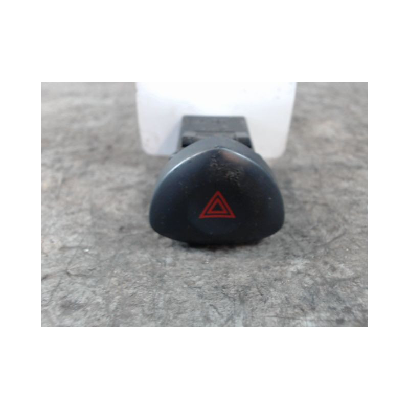 BOUTON DE WARNING RENAULT CLIO II PH.2 01-06