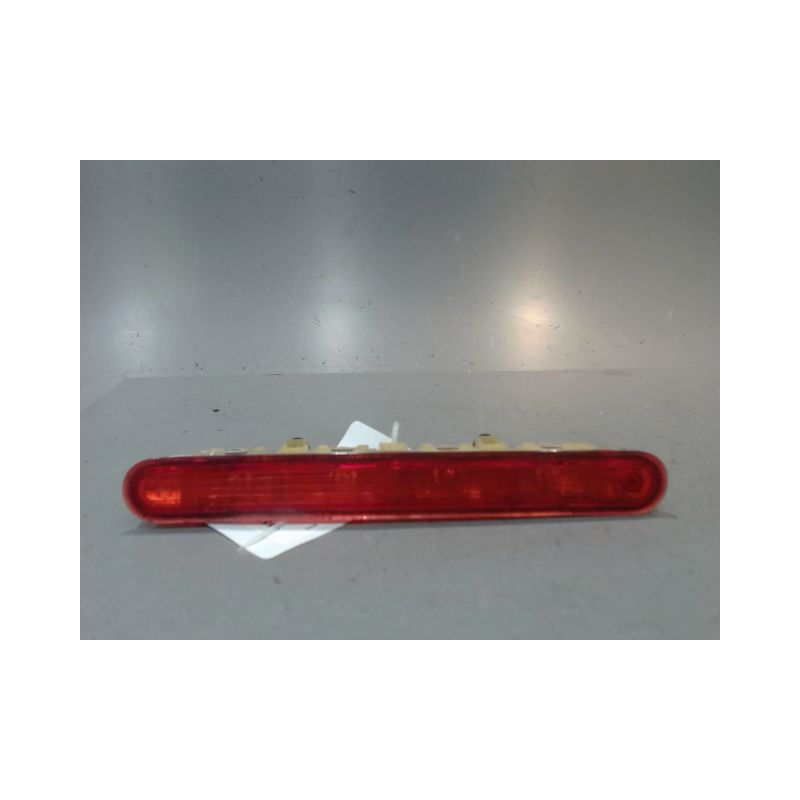 FEUX STOP SUPPLEMENTAIRE PEUGEOT 207