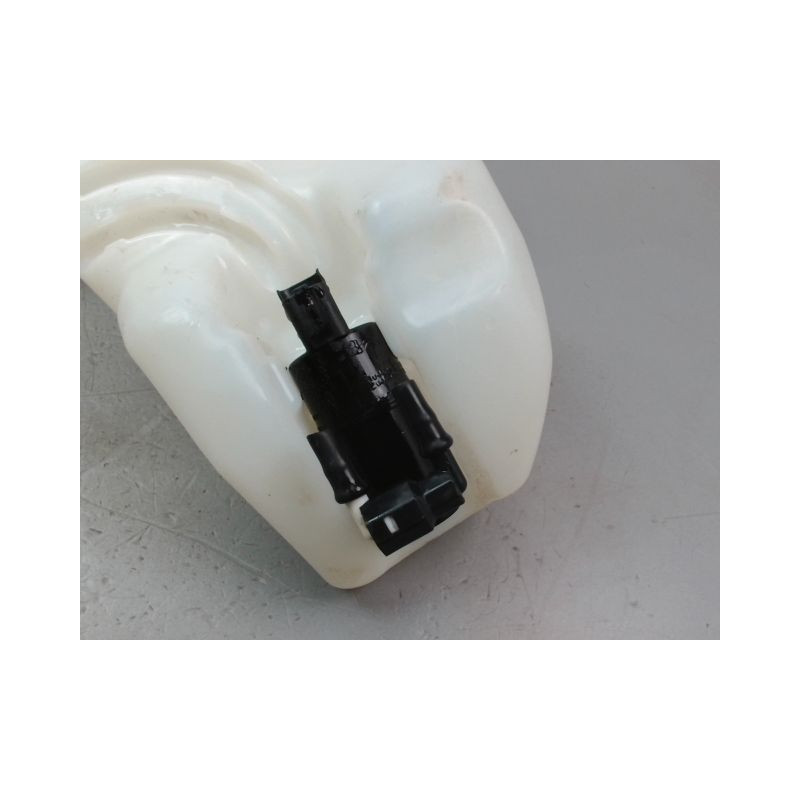 RESERVOIR LAVE-GLACE AVANT PEUGEOT 208