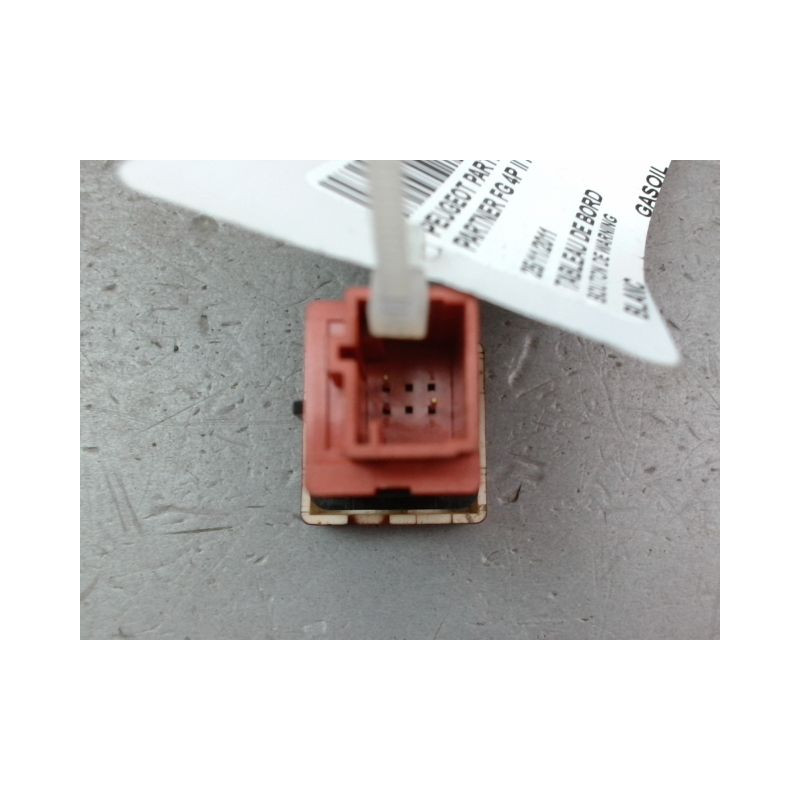 BOUTON DE WARNING PEUGEOT PARTNER FG II Phase 1 (B9) 2008-2012
