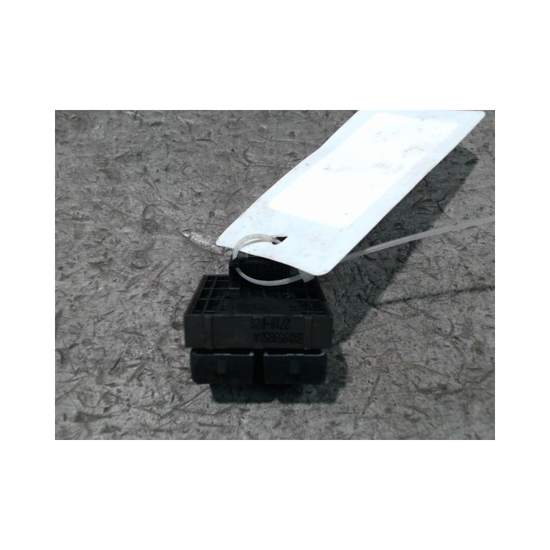 COMMANDE LEVE-GLACE PORTE AVG AUDI A1