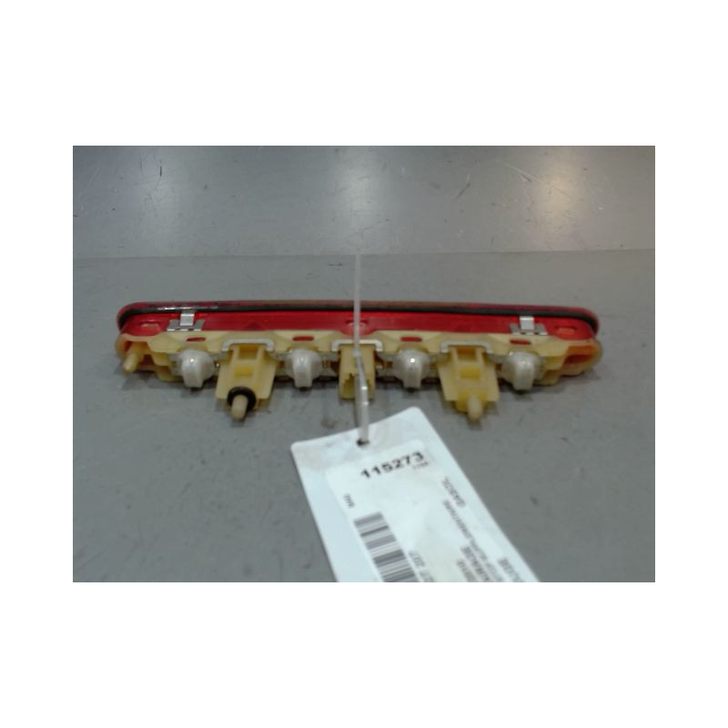 FEUX STOP SUPPLEMENTAIRE PEUGEOT 207