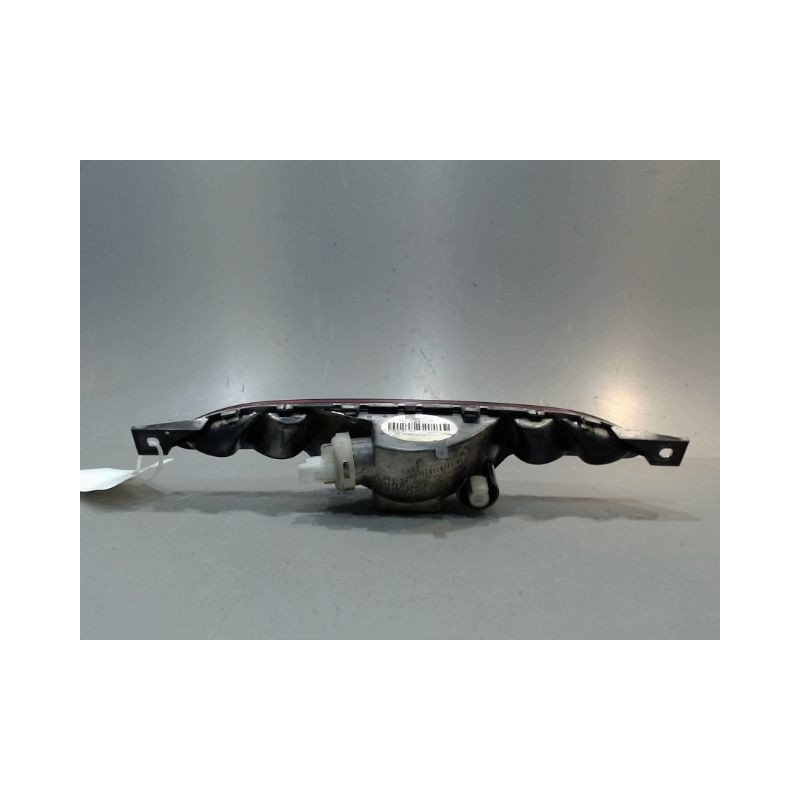 FEU BROUILLARD CENTRAL ARRIERE PEUGEOT 208